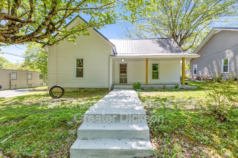 3 Bedroom, 2 Bathroom House Near Downtown Dickson! property image