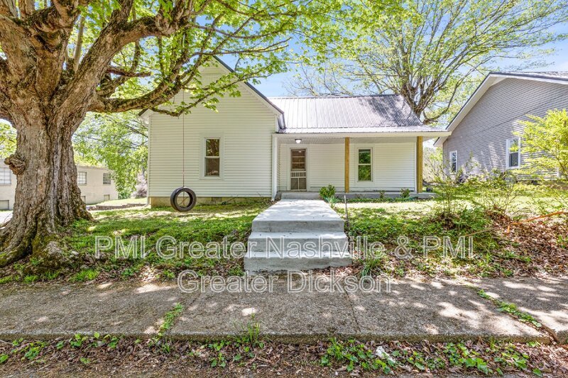 3 Bedroom, 2 Bathroom House Near Downtown Dickson! property image
