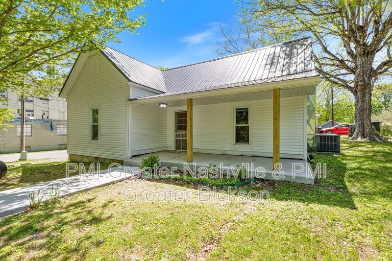 3 Bedroom, 2 Bathroom House Near Downtown Dickson! property image