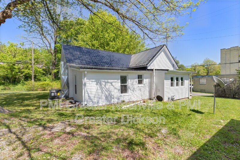 3 Bedroom, 2 Bathroom House Near Downtown Dickson! property image