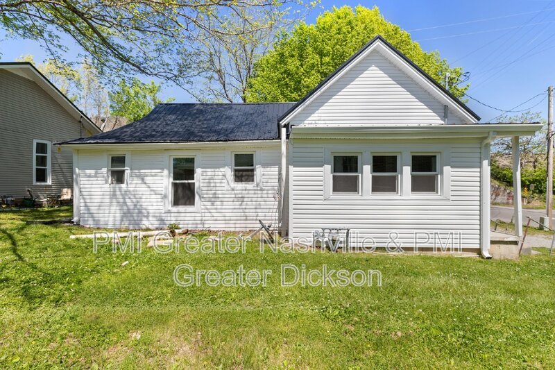 3 Bedroom, 2 Bathroom House Near Downtown Dickson! property image