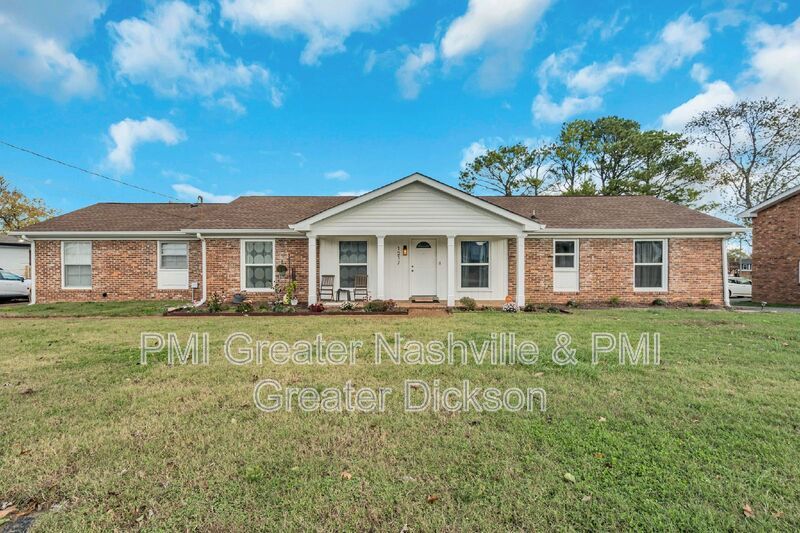 Stunning 3-Bedroom, 2-Bath Ranch-Style Home! property image