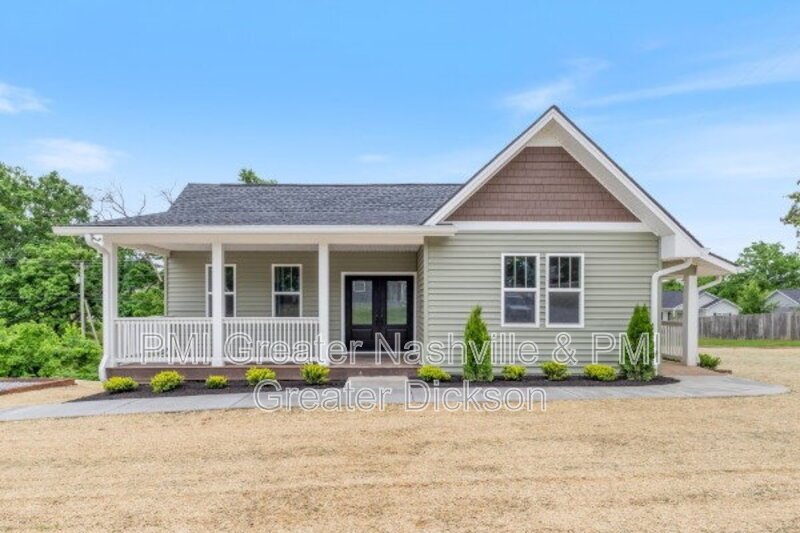 Charming 3-Bedroom Home with 2 Full Baths in the Heart of Dickson! property image