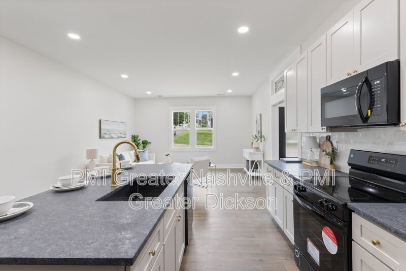 Charming 3-Bedroom Home with 2 Full Baths in the Heart of Dickson! property image