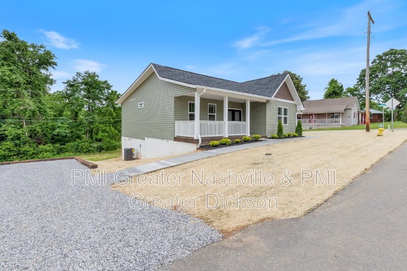 Charming 3-Bedroom Home with 2 Full Baths in the Heart of Dickson! property image