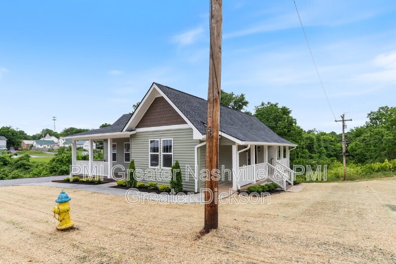 Charming 3-Bedroom Home with 2 Full Baths in the Heart of Dickson! property image