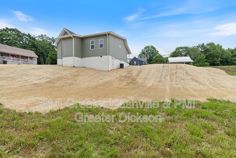 Charming 3-Bedroom Home with 2 Full Baths in the Heart of Dickson! property image