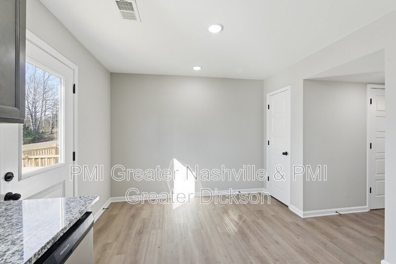 2 Bedroom 1.5 Bathroom Townhome in Dickson! property image